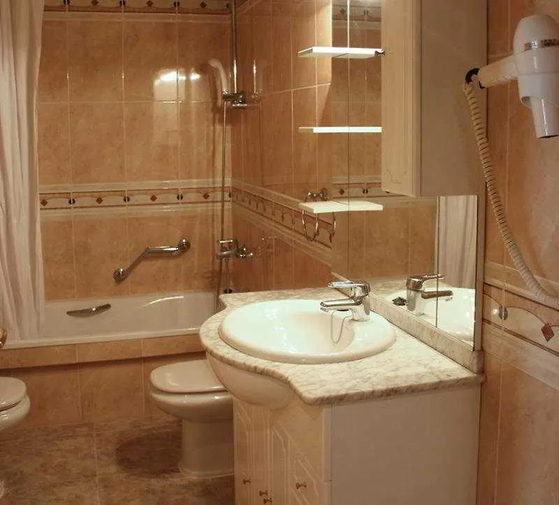 Apts. Imperial Salou 2*,  Španělsko